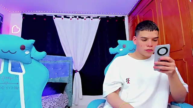 jake and joaquin online show from December 2024 03:01:02 PM