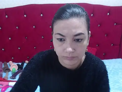 Snapshot of AdaFawxx chatting on November 2025 03:44:01 AM AdaFawxx online show from November 2025 03:44:01 AM