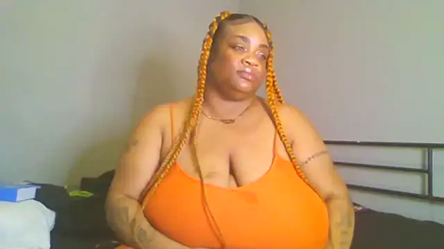 Snapshot of NaughtyHottieBBW chatting on June 2026 02:08:01 AM NaughtyHottieBBW online show from June 2026 02:08:01 AM