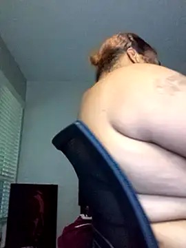 Snapshot of NaughtyHottieBBW chatting on February 2025 11:06:01 PM NaughtyHottieBBW online show from February 2025 11:06:01 PM