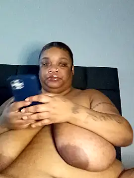 Snapshot of NaughtyHottieBBW chatting on January 2025 04:45:01 PM NaughtyHottieBBW online show from January 2025 04:45:01 PM