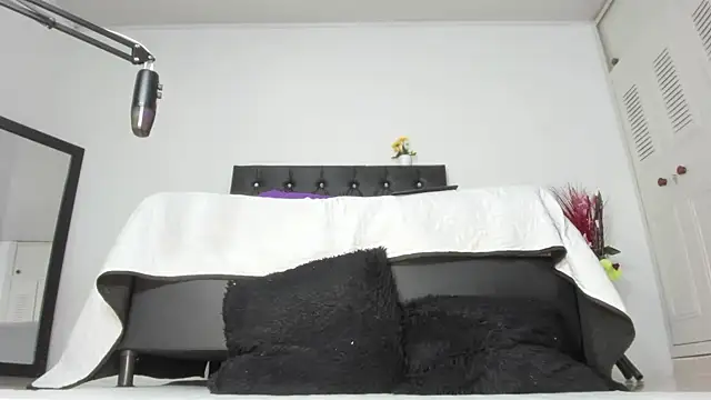 martinaclark online show from April 2026 03:55:01 AM