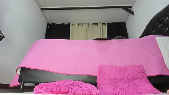 martinaclark online show from February 2026 03:28:01 AM