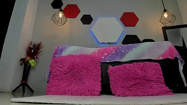 martinaclark online show from September 2025 03:46:02 AM