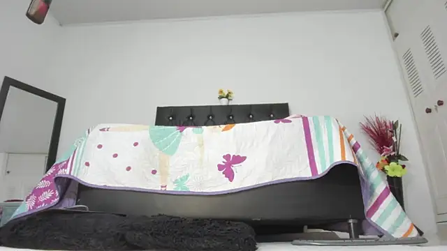 martinaclark online show from May 2026 10:32:02 PM