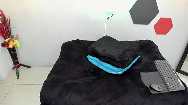 martinaclark online show from February 2025 09:01:02 AM