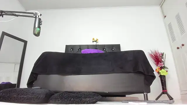 martinaclark online show from May 2026 03:26:01 AM