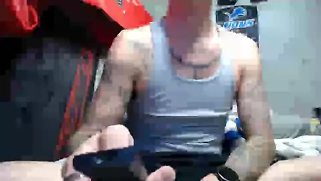 Snapshot of hugdick1977 chatting on May 2026 03:45:02 AM hugdick1977 online show from May 2026 03:45:02 AM