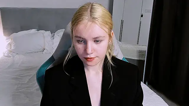 FapClubFamm online show from November 2025 05:49:02 PM