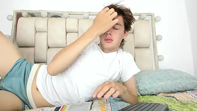 daniel hot03 online show from November 2025 01:32:02 PM