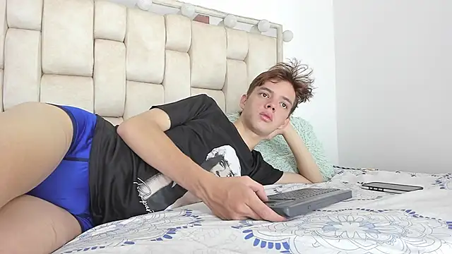 daniel hot03 online show from September 2025 01:44:02 PM