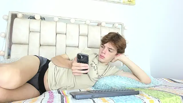 daniel hot03 online show from November 2025 01:44:02 PM