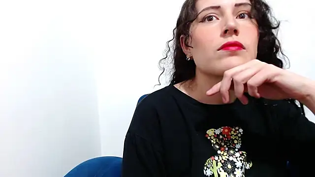 nadescomthxx online show from July 2026 10:56:01 PM