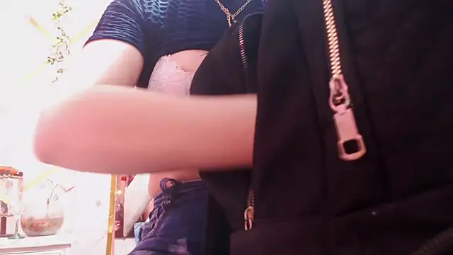 nadescomthxx online show from October 2025 03:44:02 PM