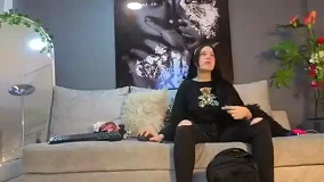 nadescomthxx online show from December 2025 07:08:01 PM