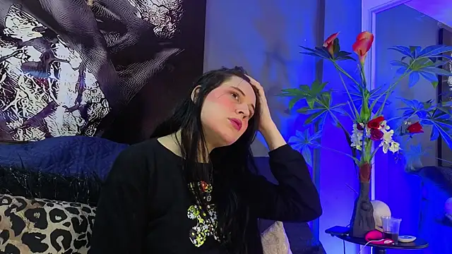nadescomthxx online show from December 2025 02:17:01 PM