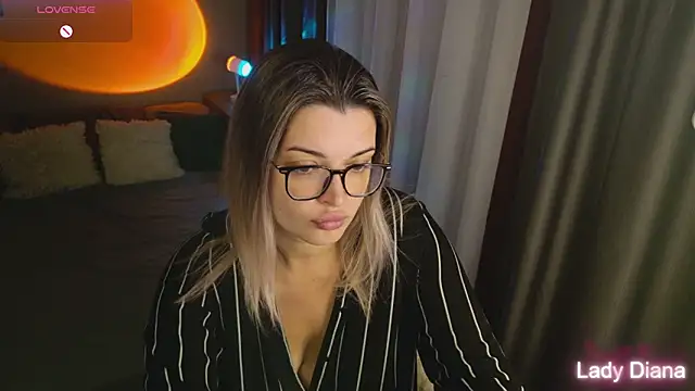 Snapshot of LancasterLady chatting on September 2025 03:40:01 PM LancasterLady online show from September 2025 03:40:01 PM