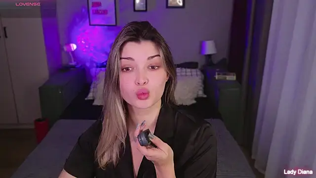 LancasterLady online show from November 2025 02:17:01 PM