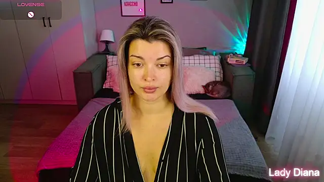 Snapshot of LancasterLady chatting on October 2025 06:59:01 AM LancasterLady online show from October 2025 06:59:01 AM