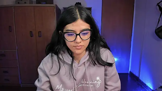 Snapshot of valerie__skyy chatting on January 2025 04:48:02 AM valerie skyy online show from January 2025 04:48:02 AM