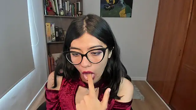 Snapshot of valerie__skyy chatting on December 2025 01:28:02 PM valerie skyy online show from December 2025 01:28:02 PM