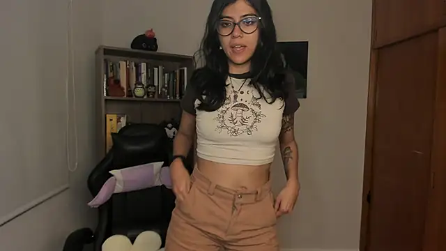 Snapshot of valerie__skyy chatting on January 2026 01:53:02 AM valerie skyy online show from January 2026 01:53:02 AM