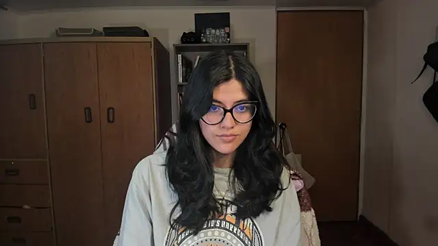 Snapshot of valerie__skyy chatting on January 2025 03:35:01 AM valerie skyy online show from January 2025 03:35:01 AM