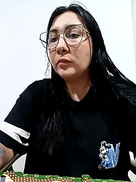 my-kitty online show from October 2025 10:23:01 PM