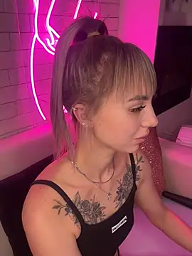 MiaMinx online show from December 2024 10:25:01 PM