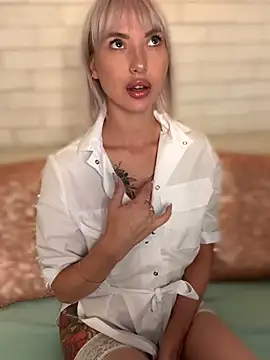 MiaMinx online show from October 2025 11:57:02 PM