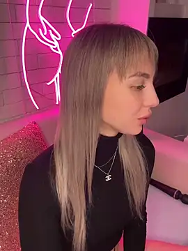 MiaMinx online show from December 2024 11:21:01 PM