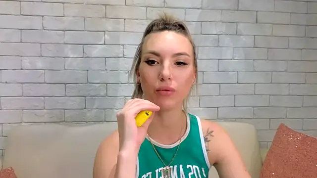 MiaMinx online show from February 2025 04:37:02 AM