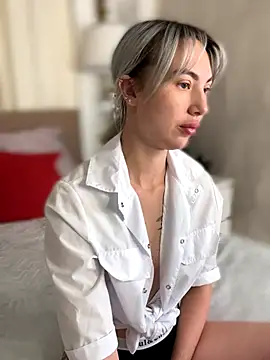 MiaMinx online show from December 2025 11:43:02 PM