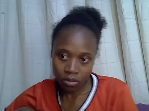 Snapshot of Tanaissa2 chatting on September 2025 11:10:02 PM Tanaissa2 online show from September 2025 11:10:02 PM