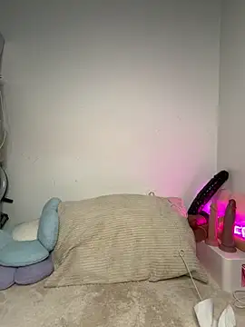 Mona-Peaches online show from April 2026 04:47:02 PM