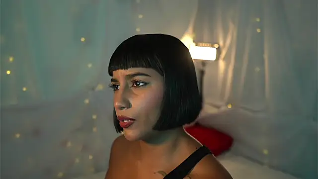 Snapshot of JulietaWinona chatting on March 2025 09:37:01 PM JulietaWinona online show from March 2025 09:37:01 PM