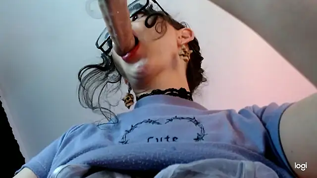 Kizzuky online show from February 2025 02:49:02 AM