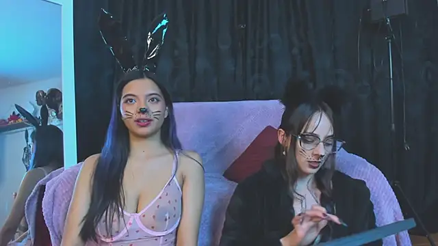 Kizzuky online show from October 2025 02:12:02 AM