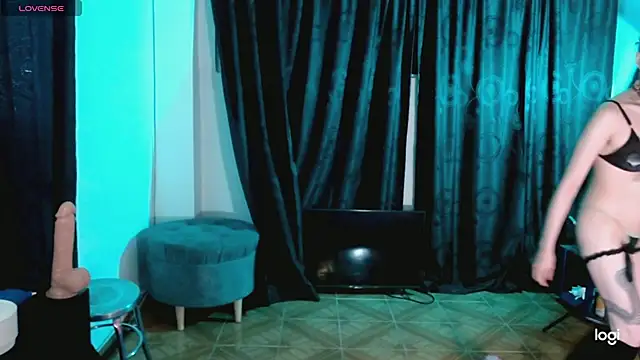 Kizzuky online show from February 2025 10:47:02 PM