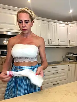 Snapshot of Kate-monroe chatting on October 2025 10:20:01 AM Kate-monroe online show from October 2025 10:20:01 AM