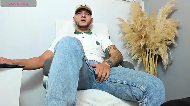 Snapshot of iandygrasso chatting on September 2025 02:06:02 PM iandygrasso online show from September 2025 02:06:02 PM