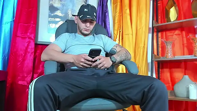 Snapshot of iandygrasso chatting on March 2025 11:49:02 AM iandygrasso online show from March 2025 11:49:02 AM