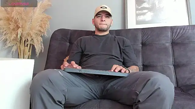 Snapshot of iandygrasso chatting on September 2025 02:35:02 PM iandygrasso online show from September 2025 02:35:02 PM