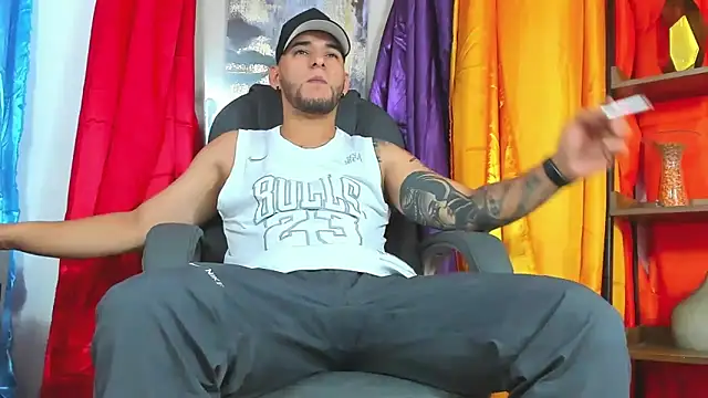 Snapshot of iandygrasso chatting on March 2025 12:17:01 PM iandygrasso online show from March 2025 12:17:01 PM