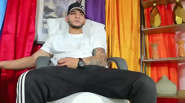 Snapshot of iandygrasso chatting on February 2025 11:06:02 AM iandygrasso online show from February 2025 11:06:02 AM