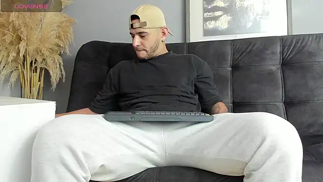 Snapshot of iandygrasso chatting on September 2025 05:30:01 PM iandygrasso online show from September 2025 05:30:01 PM