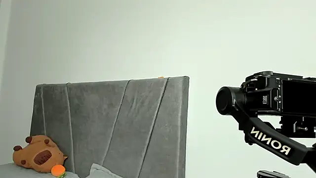 magnusifrit online show from October 2025 04:28:02 PM