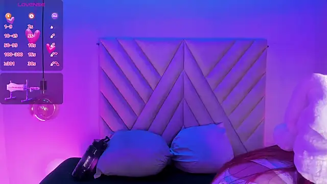 Snapshot of EmmaSwift_ chatting on December 2025 03:01:02 AM EmmaSwift online show from December 2025 03:01:02 AM