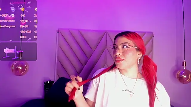 Snapshot of EmmaSwift_ chatting on November 2025 01:27:02 AM EmmaSwift online show from November 2025 01:27:02 AM