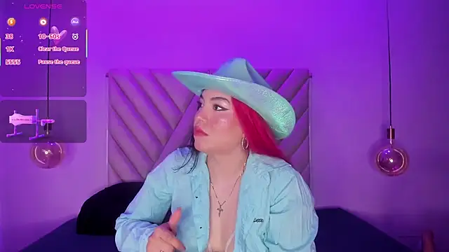 Snapshot of EmmaSwift_ chatting on October 2025 02:52:02 AM EmmaSwift online show from October 2025 02:52:02 AM